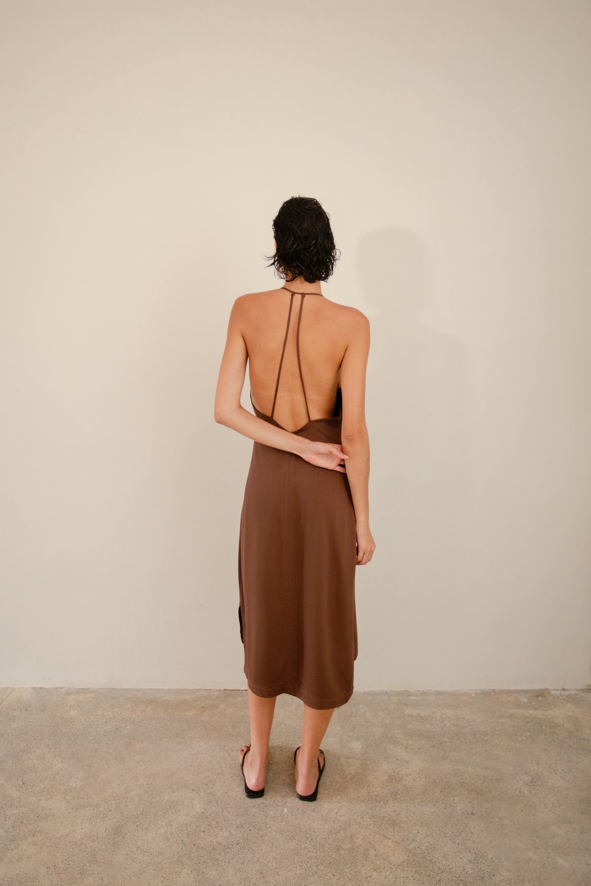 vestido let marrom