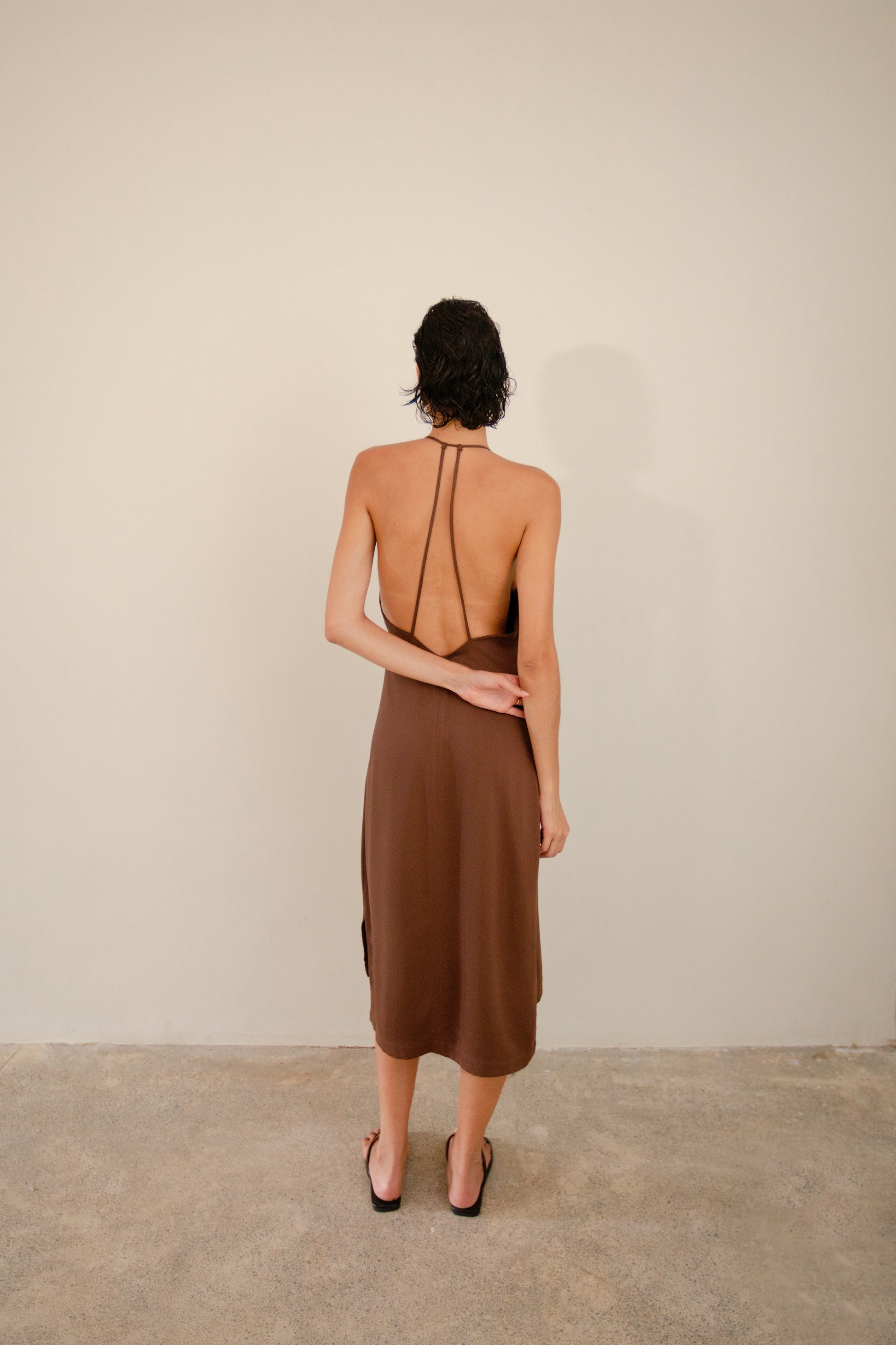 vestido let marrom